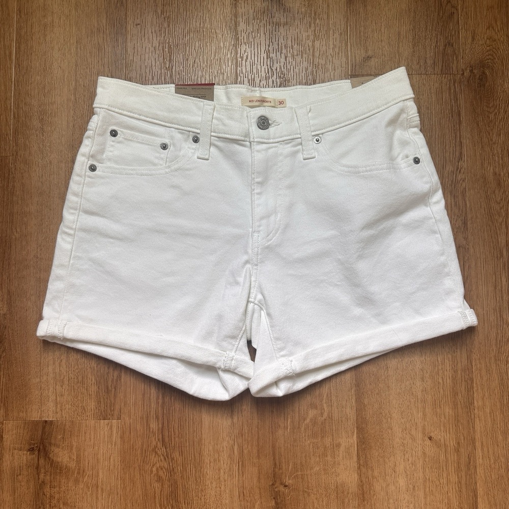 Levi's NWT Women's White Mid Length Cuff Shorts Size 30